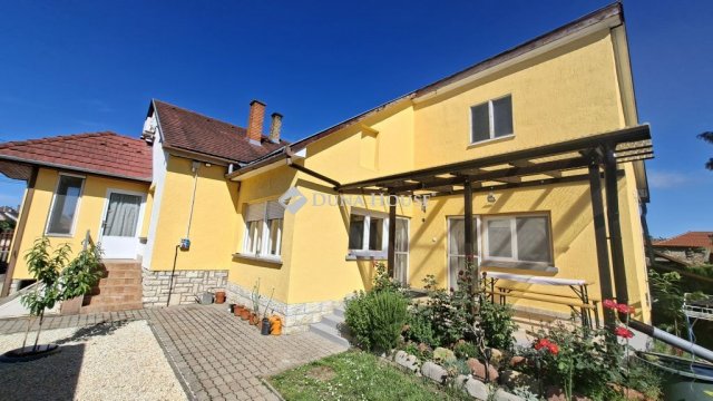 Eladó családi ház, Dombóváron, Mikes Kelemen utcában 55 M Ft