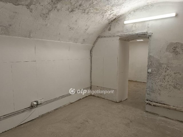 Eladó téglalakás, Budapesten, VIII. kerületben 17.9 M Ft