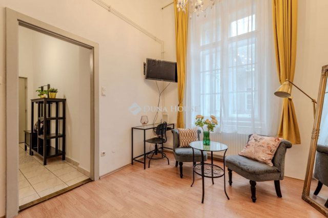 Kiadó téglalakás, albérlet, V. kerületben, Arany János utcában