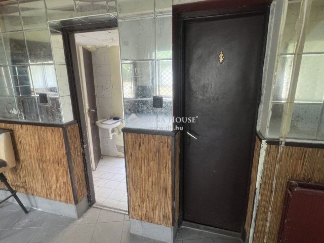 Eladó üzlethelyiség, Lovasberényben 29.9 M Ft