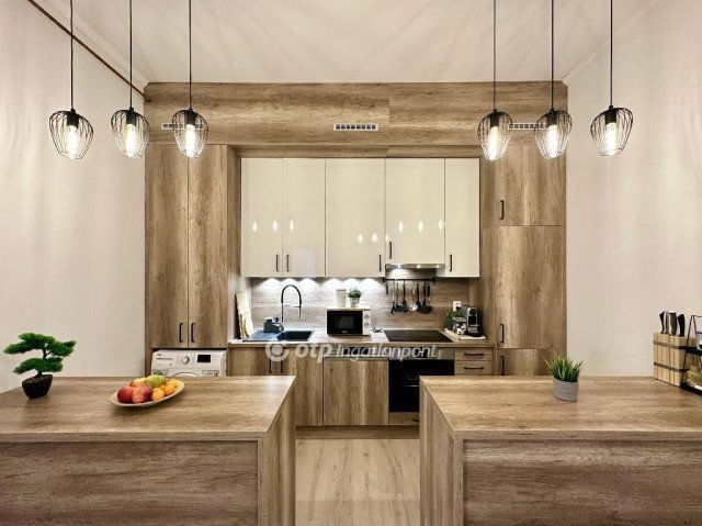 Eladó téglalakás, Budapesten, VI. kerületben 114.9 M Ft