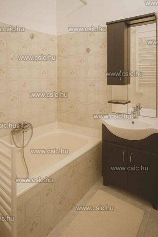 Eladó téglalakás, Budapesten, II. kerületben 61.9 M Ft, 1 szobás