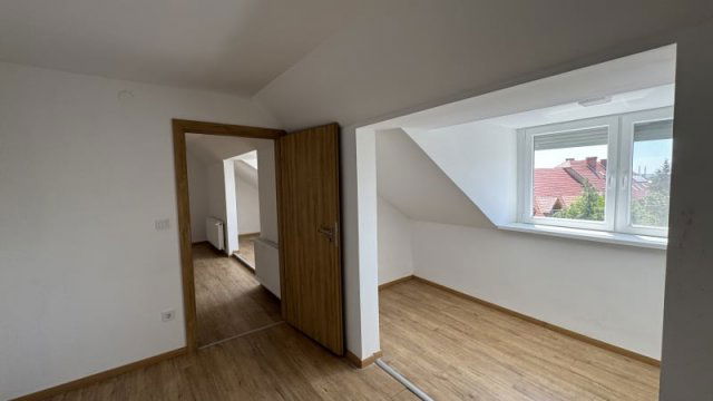 Eladó téglalakás, Pécsett 63.9 M Ft, 4 szobás