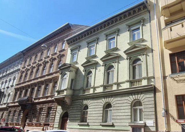Eladó téglalakás, Budapesten, VI. kerületben, Eötvös utcában