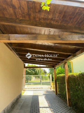 Eladó családi ház, Mohácson 100 M Ft, 5 szobás