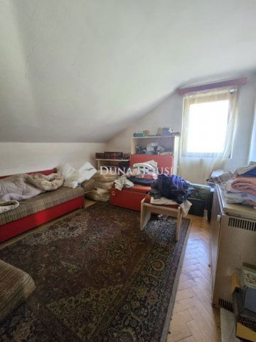 Eladó családi ház, Pécsett 46.9 M Ft, 4 szobás