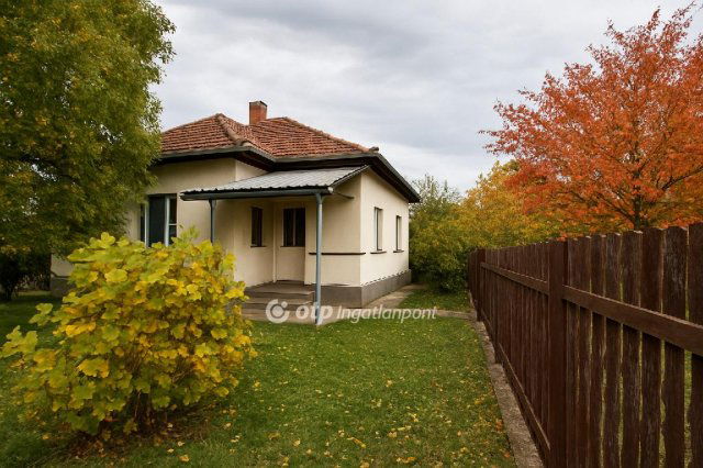 Eladó családi ház, Mezőtúron 29.9 M Ft, 2 szobás