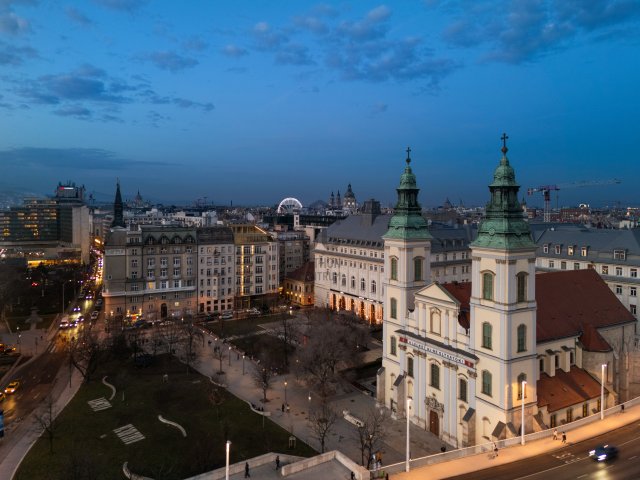 Eladó téglalakás, Budapesten, V. kerületben 878.4 M Ft, 3 szobás