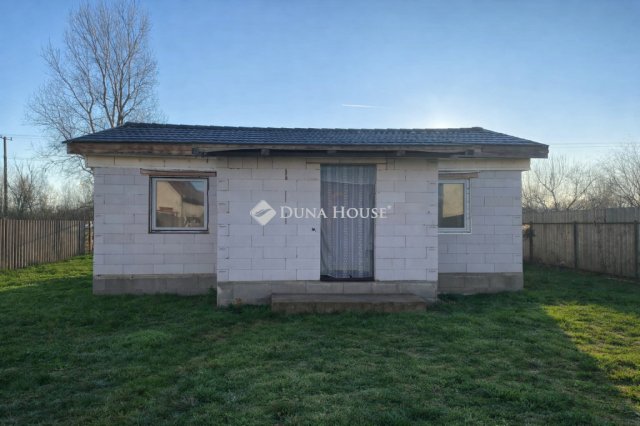 Eladó családi ház, Nagykátán 65 M Ft, 5 szobás