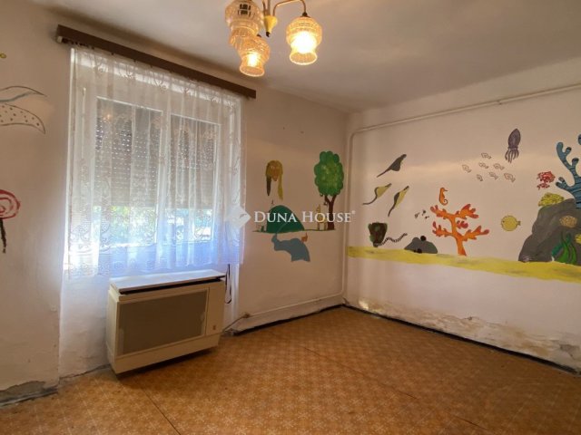 Eladó családi ház, Gyóróban 24.9 M Ft, 2 szobás