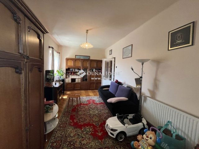 Eladó családi ház, Szombathelyen 114.99 M Ft, 9 szobás