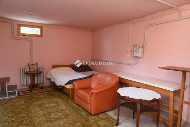 Eladó nyaraló, Dányon 44 M Ft, 3 szobás / költözzbe.hu