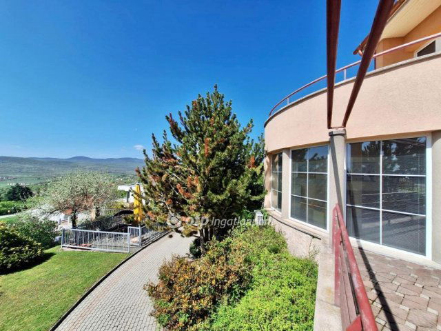 Eladó családi ház, Szentendrén 265 M Ft, 6 szobás