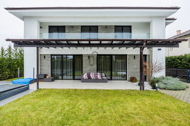 Eladó ikerház, Dunakeszin 210 M Ft, 4 szobás