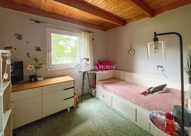 Eladó családi ház, Ádándon 39.9 M Ft, 3 szobás