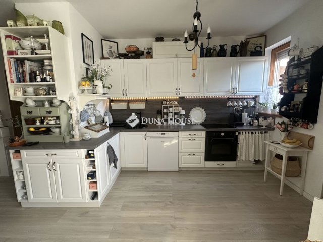 Eladó téglalakás, Dorogon 88 M Ft, 2+2 szobás