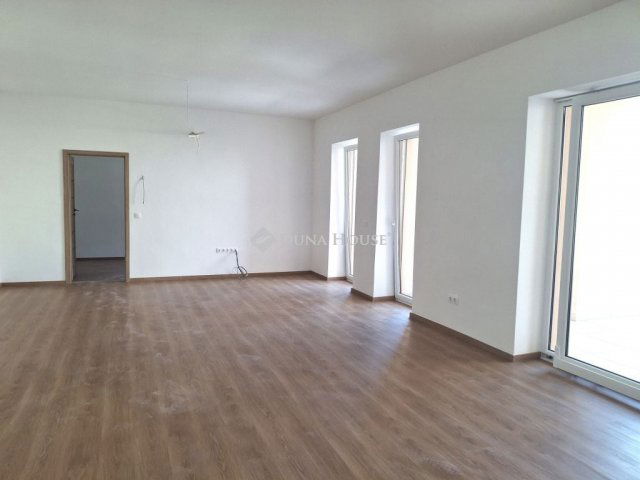 Eladó családi ház, Gyöngyösön 159 M Ft, 4 szobás