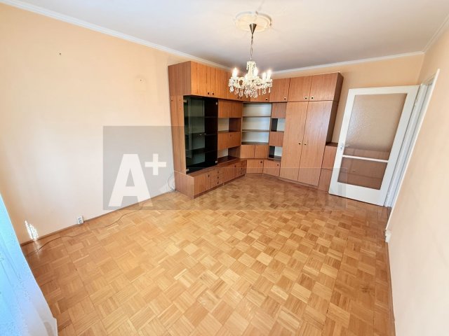 Eladó panellakás, Szegeden 51.9 M Ft, 2 szobás