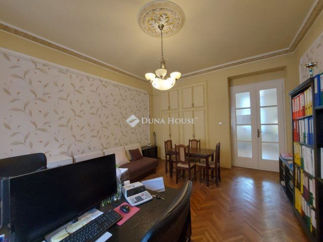 Eladó téglalakás, Szolnokon, Táncsics Mihály utcában 95 M Ft