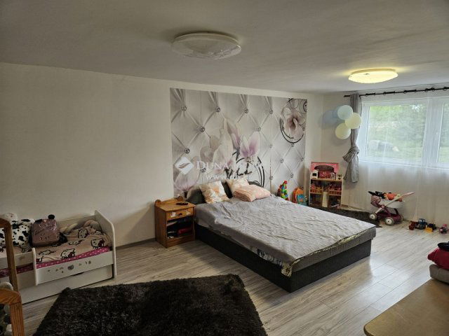 Eladó családi ház, Enyingen 65 M Ft, 5 szobás