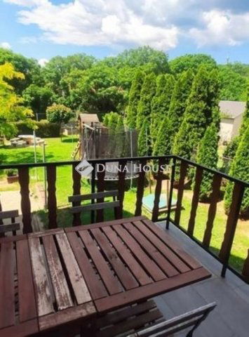 Eladó téglalakás, Pécsett 110 M Ft, 5 szobás