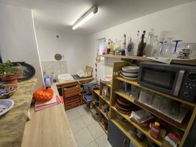 Eladó családi ház, Nagyvenyimen 49.9 M Ft, 2+1 szobás