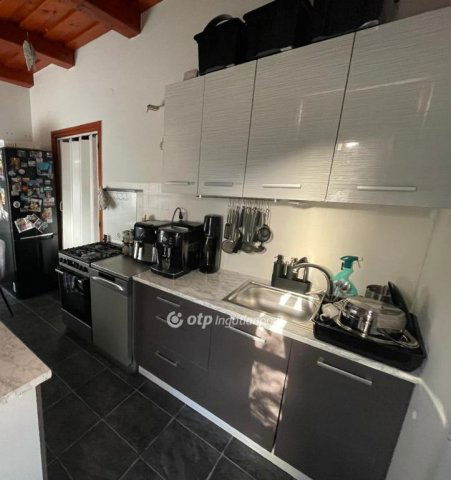 Eladó családi ház, Lajosmizsén 124.9 M Ft, 6+2 szobás