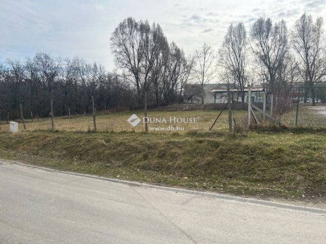 Eladó ipari ingatlan, Budapesten, XVI. kerületben 265 M Ft