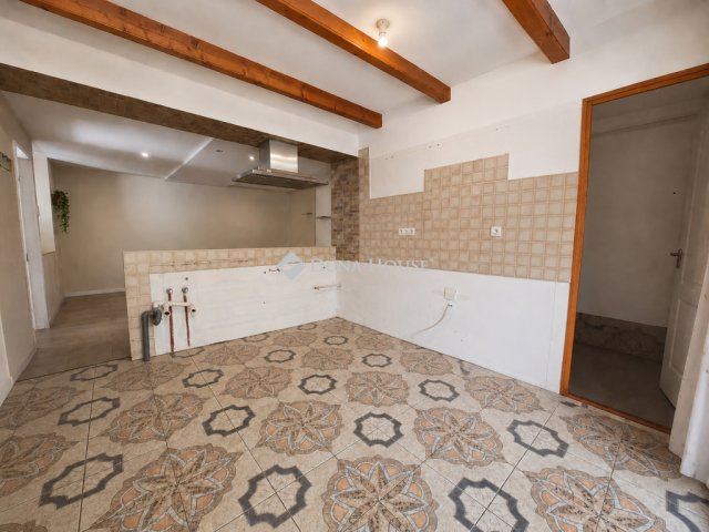 Eladó családi ház, Csávolyon 24.9 M Ft, 3 szobás