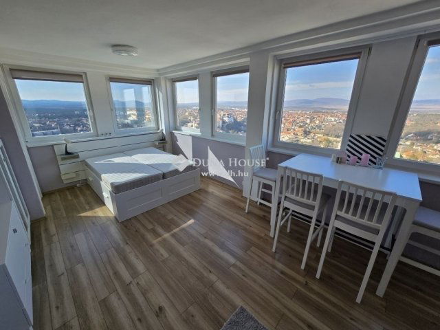 Eladó téglalakás, Veszprémben 49.9 M Ft, 2 szobás