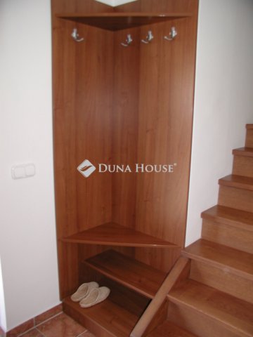 Eladó téglalakás, Székesfehérvárott 69.9 M Ft, 3 szobás