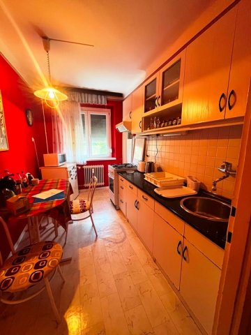 Kiadó téglalakás, albérlet, Pécsett, Athinay utcában, 1 szobás