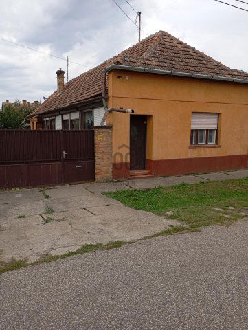 Eladó családi ház, Decsen, Rákóczi utcában 22.9 M Ft, 3 szobás