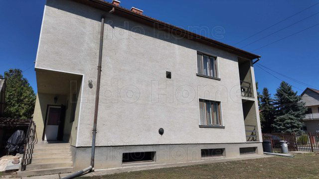 Eladó családi ház, Székesfehérvárott 96 M Ft, 5 szobás