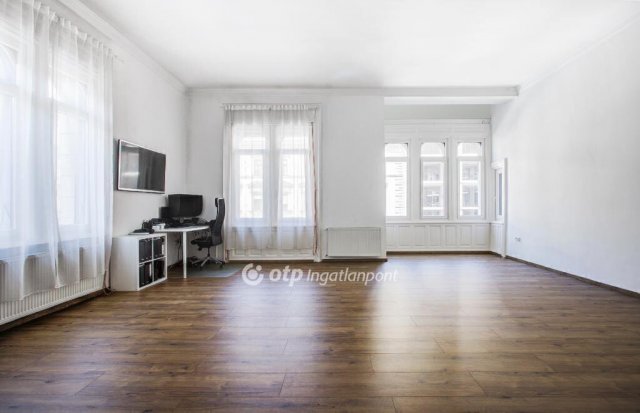 Eladó téglalakás, Budapesten, VIII. kerületben 114.9 M Ft