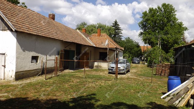 Eladó családi ház, Nemesgörzsönyön 28 M Ft, 4 szobás