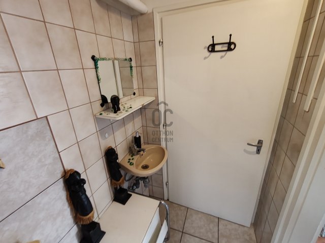 Eladó ipari ingatlan, Győrött 42 M Ft / költözzbe.hu