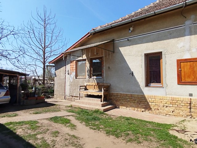 Eladó családi ház, Csanádapácán 13.9 M Ft, 2 szobás