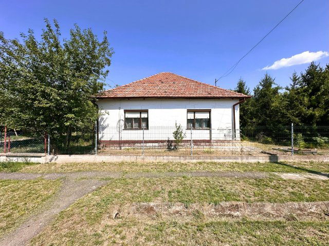 Eladó családi ház, Sarkadon 6.5 M Ft, 2 szobás