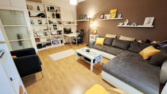 Eladó panellakás, Pécsett 55.9 M Ft, 2 szobás