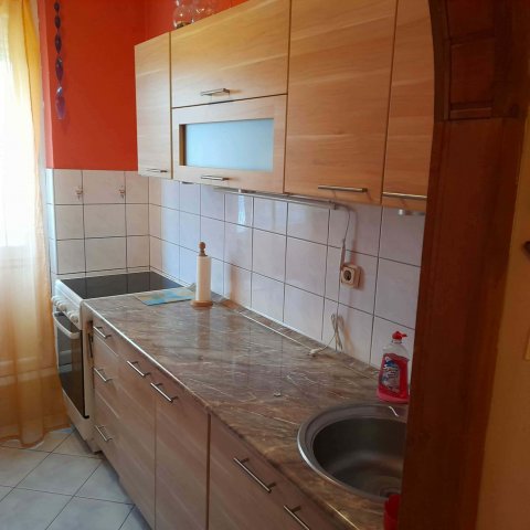 Eladó panellakás, Pécsett 36.9 M Ft, 1+1 szobás