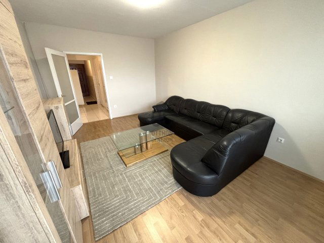 Eladó panellakás, Debrecenben 69.9 M Ft, 3 szobás