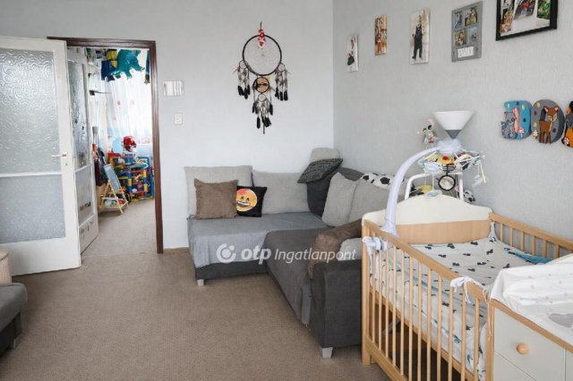 Eladó téglalakás, Egerben 38.5 M Ft, 2 szobás