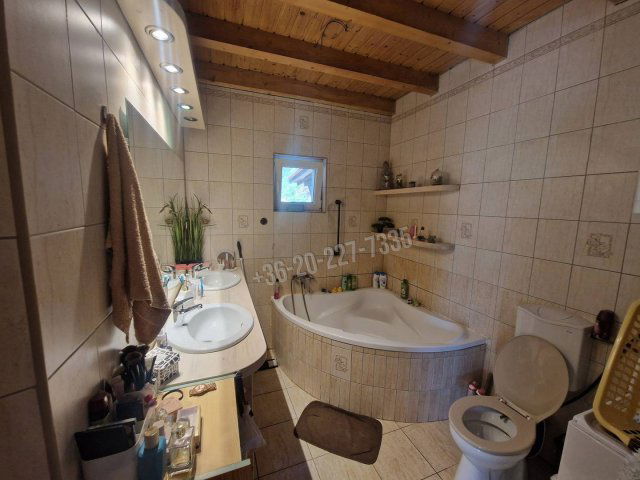 Eladó családi ház, Dömsödön 57.5 M Ft, 3 szobás