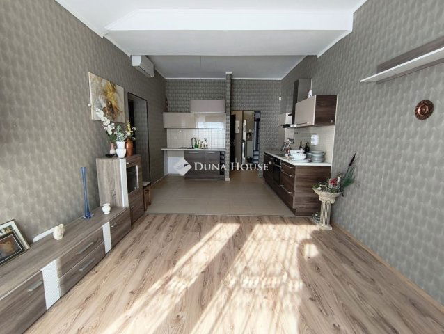 Eladó téglalakás, Veresegyházon 84.9 M Ft, 3 szobás