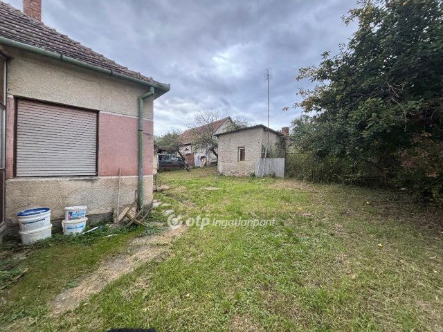 Eladó családi ház, Bakócán 15 M Ft, 3 szobás