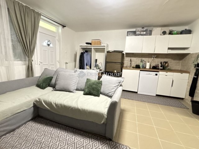 Eladó nyaraló, Cserkeszőlőn 37 M Ft, 3 szobás