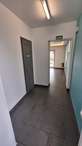 Eladó üzlethelyiség, Gödöllőn 160 M Ft, 5 szobás