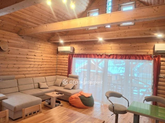 Eladó családi ház, Szigetmonostorban 94.9 M Ft, 4 szobás