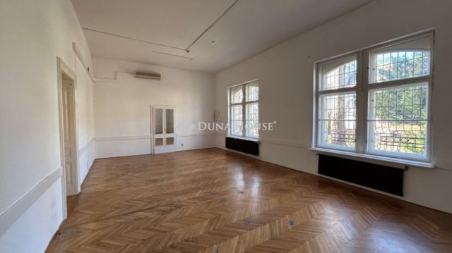 Eladó családi ház, Kiskunfélegyházán 329.9 M Ft, 5 szobás